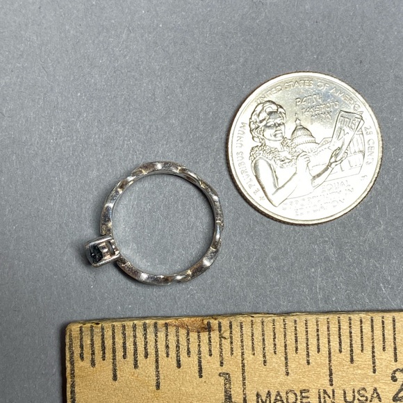 Vintage Avon garnet sterling silver ring - Picture 5 of 8